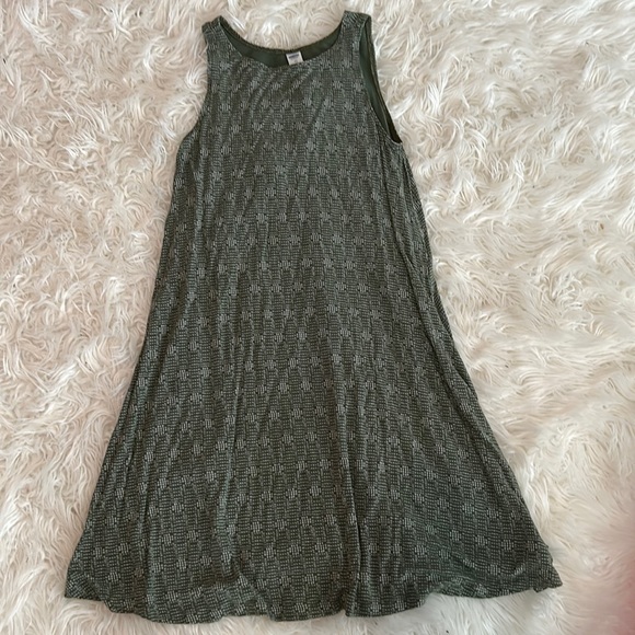 *5/$15* 💚🤍 PATTERN, EUC, Old Navy, women’s swing tank dress, size XS - Picture 3 of 5